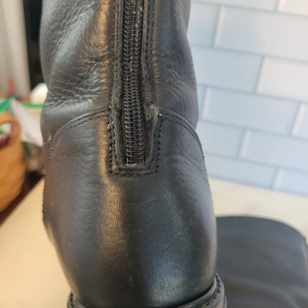 LL Bean Womens Black Leather Lug Sole Boots Size 9 Wide Rear Zip Canada Rugged